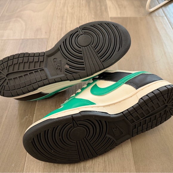 Nike Dunk Green and White Sneakers Women’s 6.5 - Picture 3 of 5
